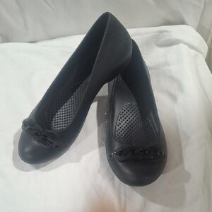 CROCS Black Women's Flats with Chain Detail Size 5
